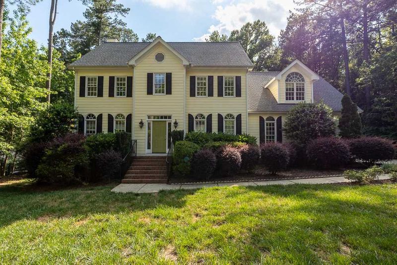 2724 Dray Ct, Raleigh, NC 27613