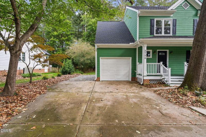 2724 Glastonbury Rd, Apex, NC 27539