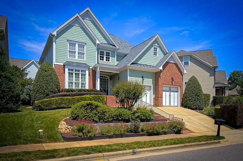 2724 Peachleaf St, Raleigh, NC 27614