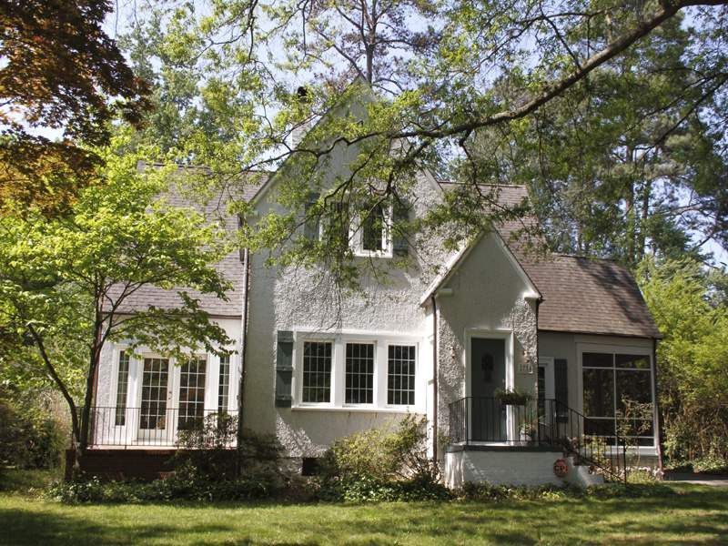 2724 Stuart Dr, Durham, NC 27707