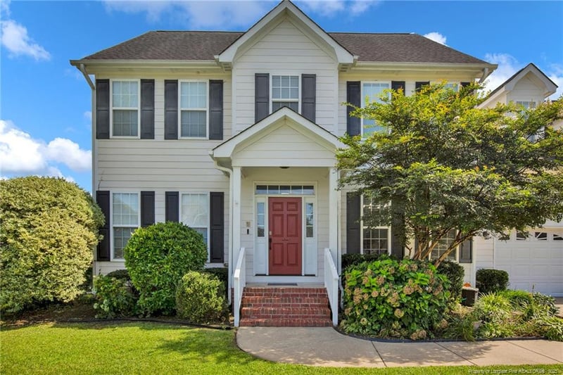 2725 Franciscan Dr, Fayetteville, NC 28306