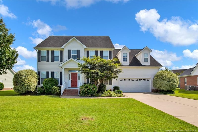 2725 Franciscan Dr, Fayetteville, NC 28306