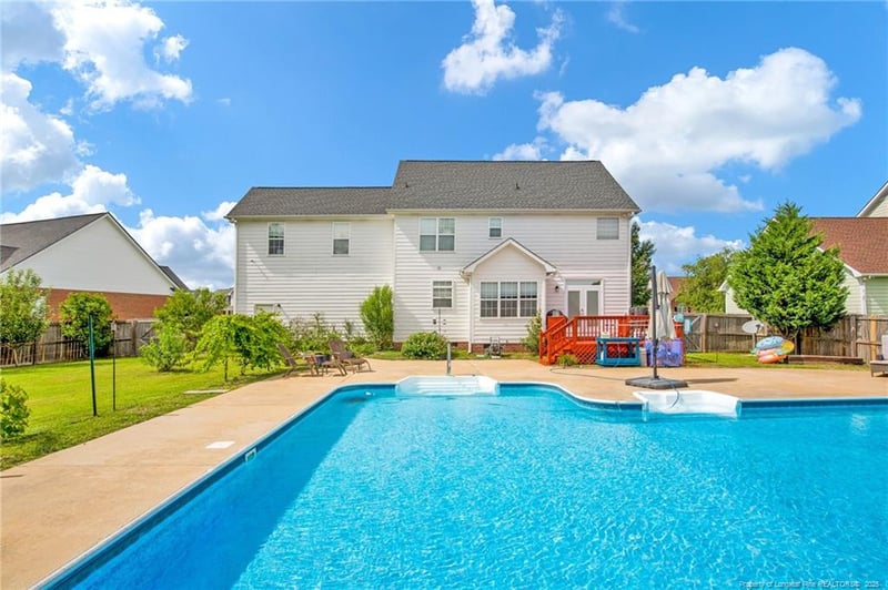 2725 Franciscan Dr, Fayetteville, NC 28306