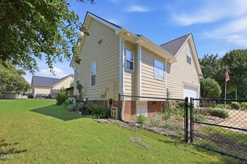2725 Lautenberg Ln, Willow Springs, NC 27592