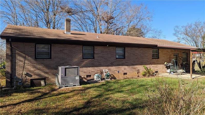 2726 Maple Ave, Burlington, NC 27215