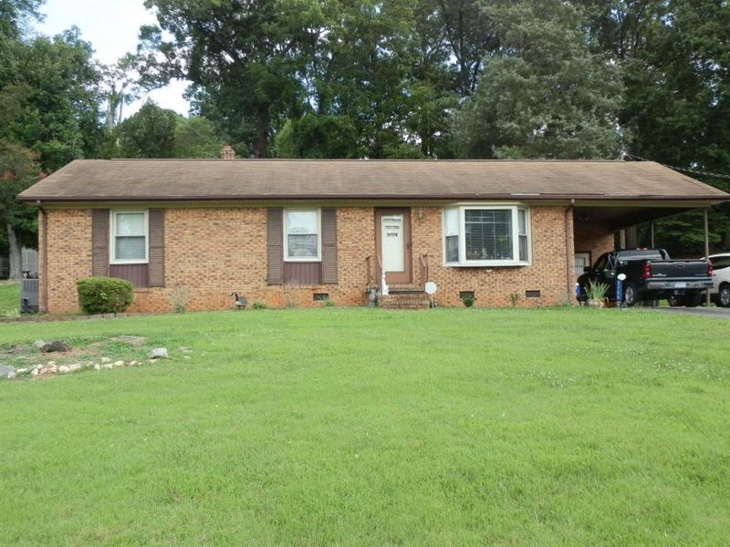 2726 Terrace Dr, Burlington, NC 27215