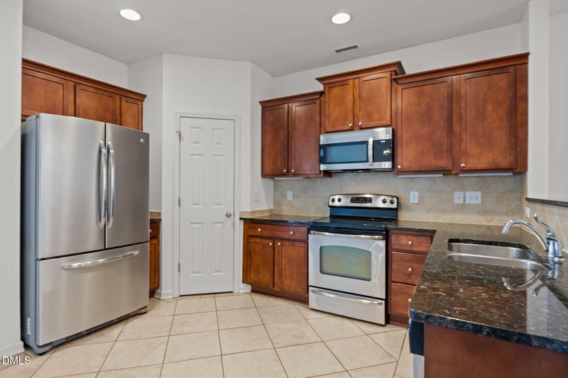 2728 Cloud Mist Cir, Raleigh, NC 27614