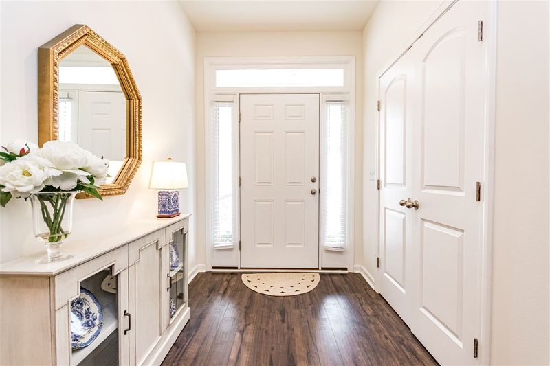 2728 Dilly Dally Ct, Apex, NC 27539