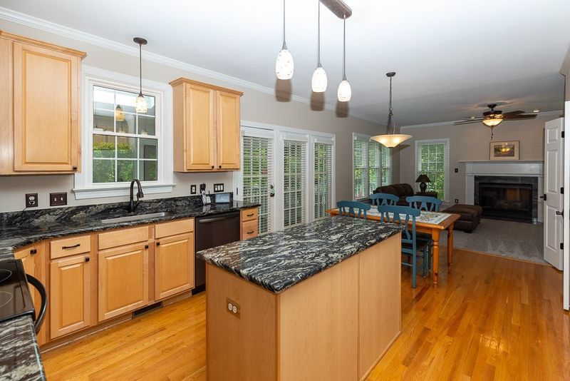 2728 Sunnystone Way, Raleigh, NC 27613
