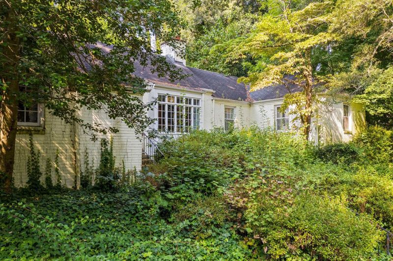 2729 Cambridge Rd, Raleigh, NC 27608