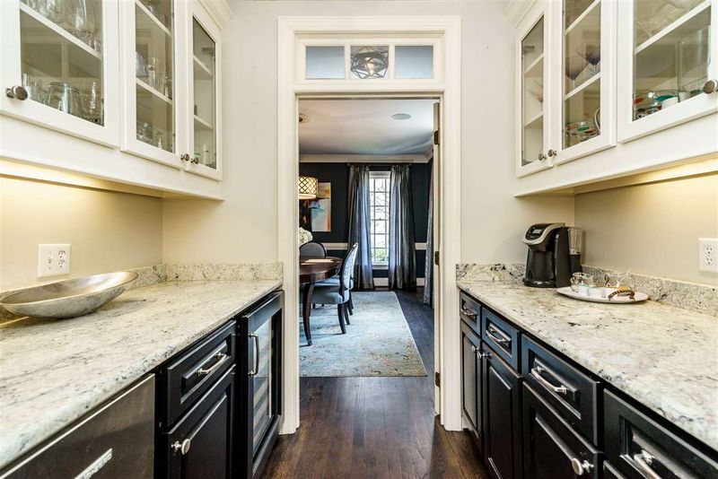 2729 St Marys St, Raleigh, NC 27609