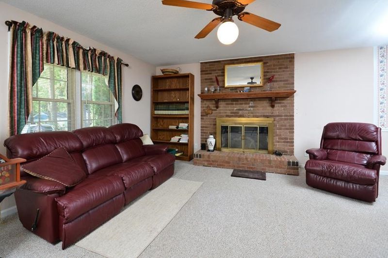 2729 Woodmont Dr, Durham, NC 27705