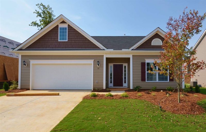 273 W Falcon Dr, Clayton, NC 27520