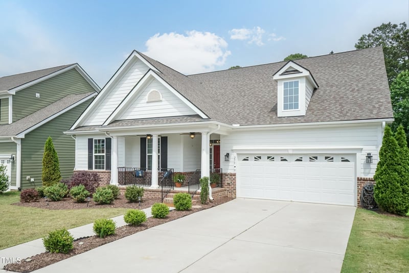 273 Scarlet Tanager Cir, Holly Springs, NC 27540