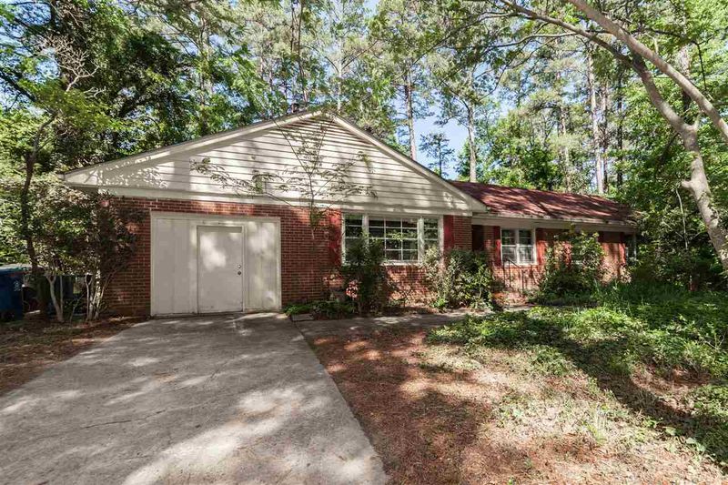 2730 Circle Dr, Durham, NC 27705