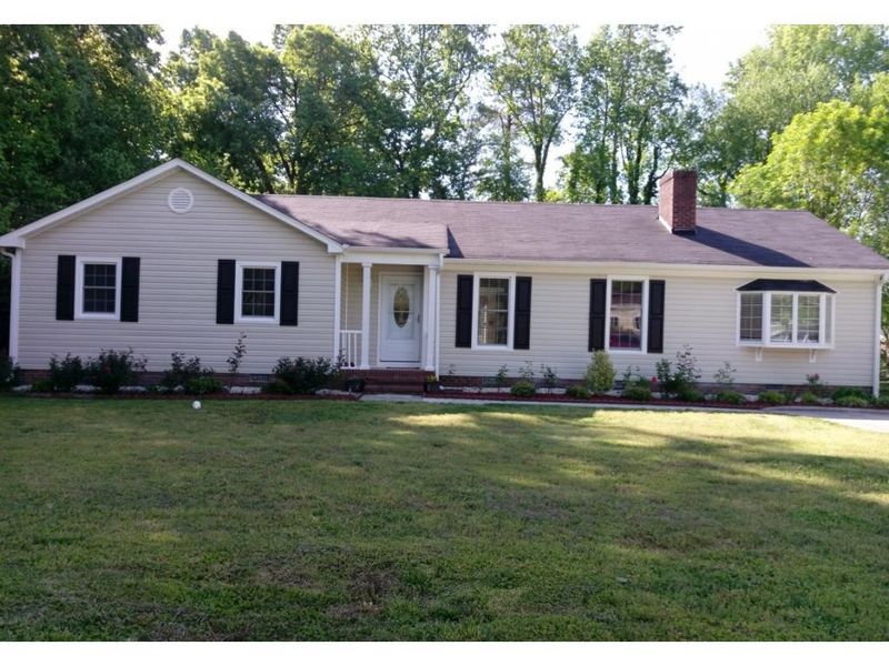 2732 Blanche Dr, Burlington, NC 27215