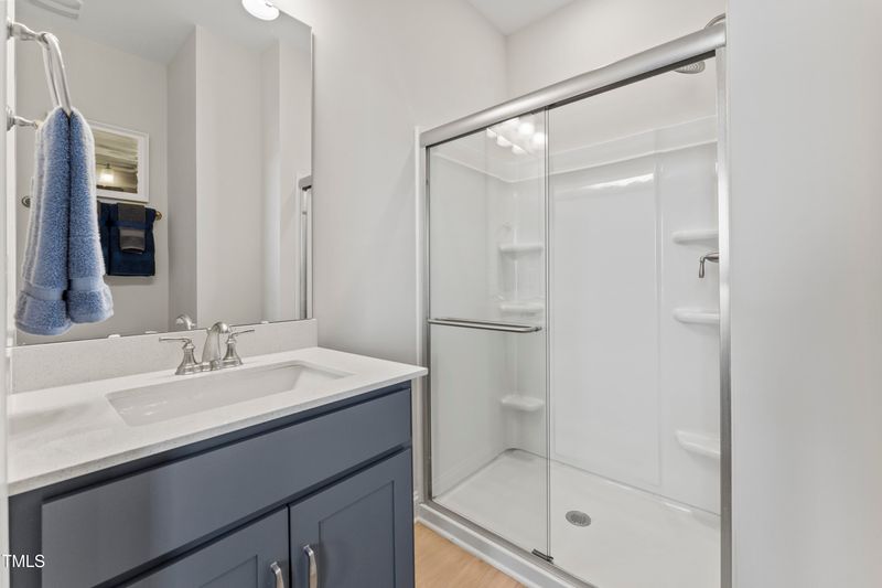 2732 Kempthorne Rd, Cary, NC 27519