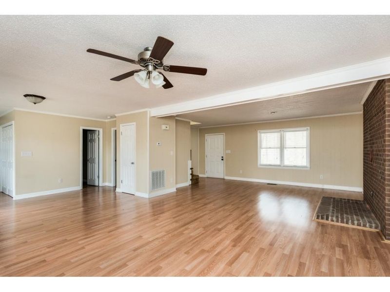 2732 Lynndale, Mebane, NC 27217