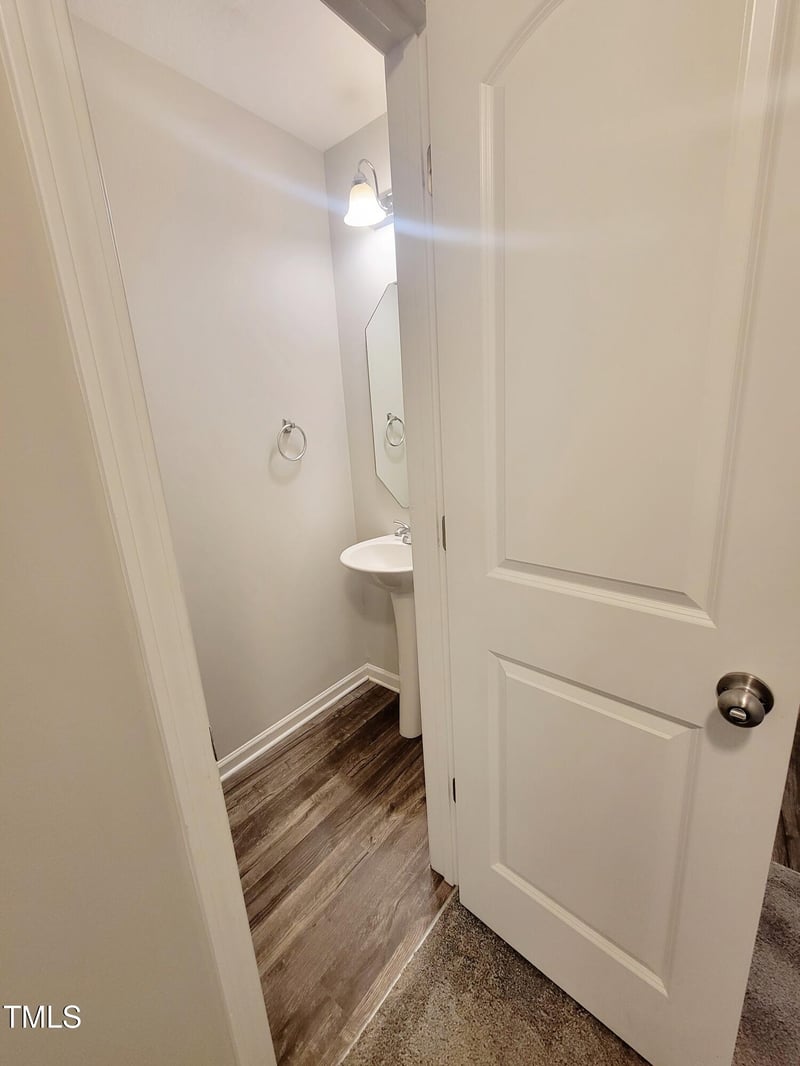 2732 Maybrook Crossing Dr, Raleigh, NC 27610
