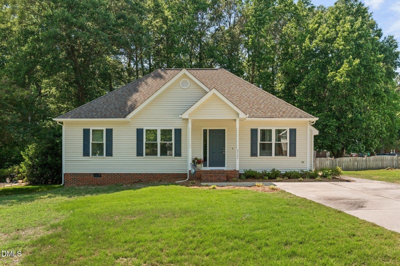 2733 Glastonbury Rd, Apex, NC 27539