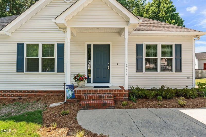 2733 Glastonbury Rd, Apex, NC 27539