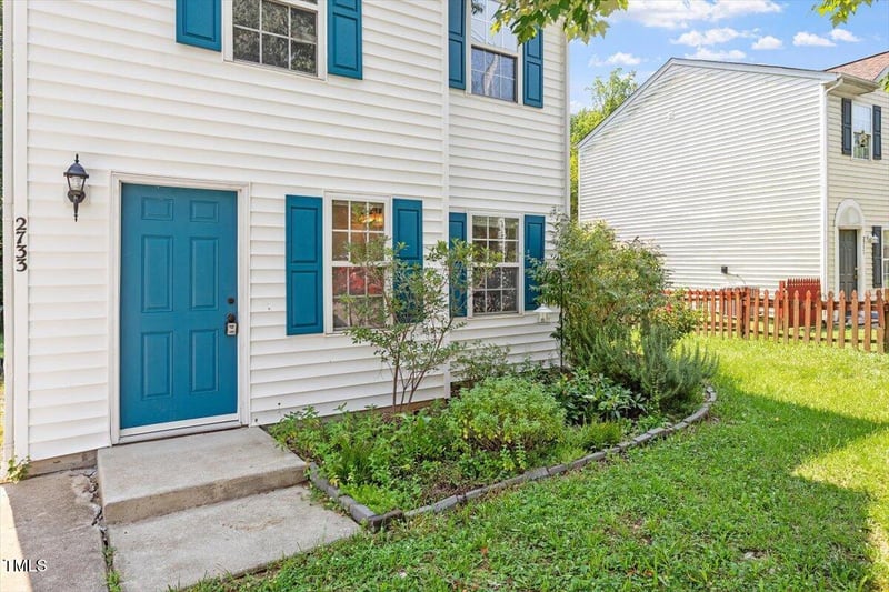 2733 Midway Park Ct, Raleigh, NC 27610