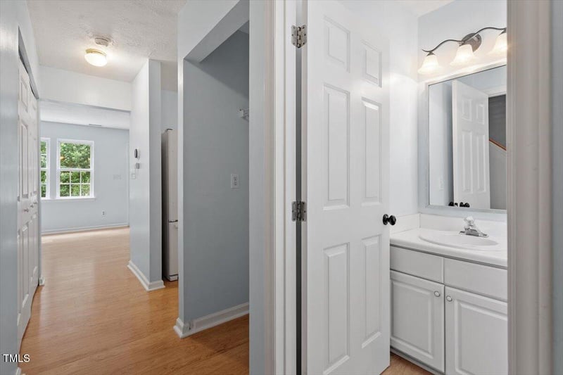 2733 Midway Park Ct, Raleigh, NC 27610
