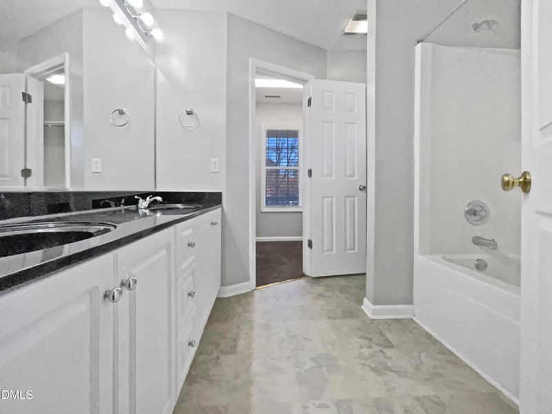 2734 Sunnybrook Dr, Sanford, NC 27330