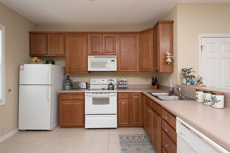 2735 Andover Glen Rd, Raleigh, NC 27604