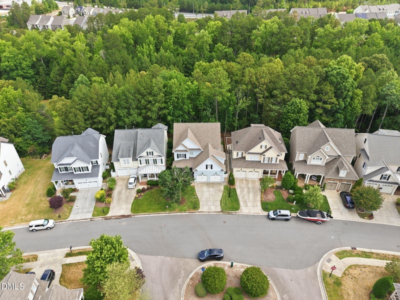 2735 Cameron Pond Dr, Cary, NC 27519