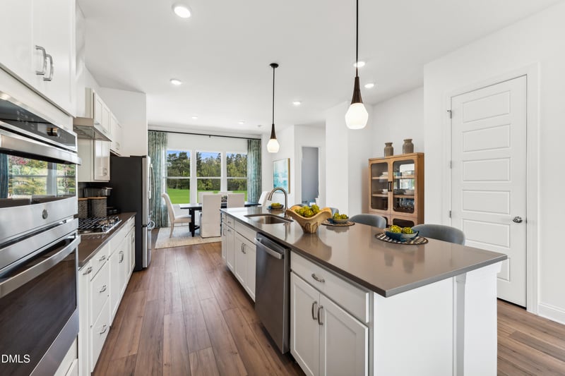 2736 Kempthorne Rd, Cary, NC 27519