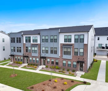 2736 Kempthorne Rd, Cary, NC 27519