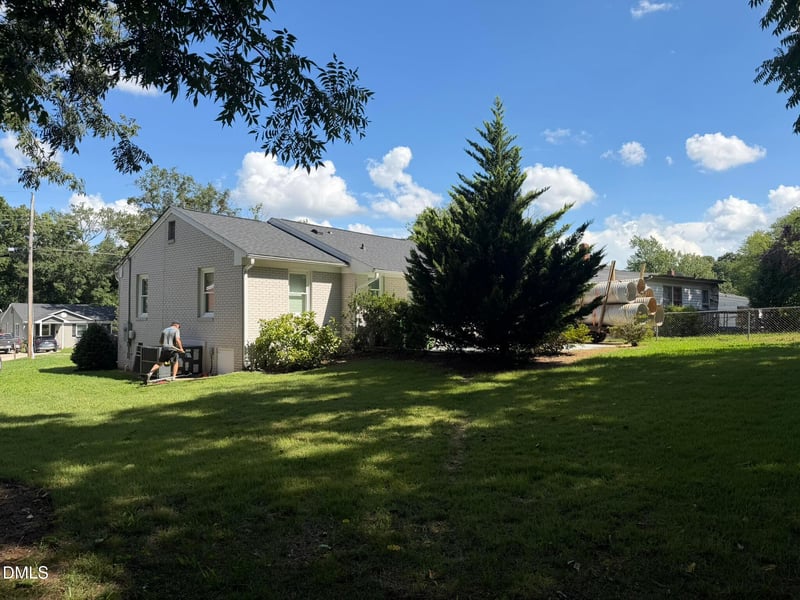 2736 Knowles St, Raleigh, NC 27603