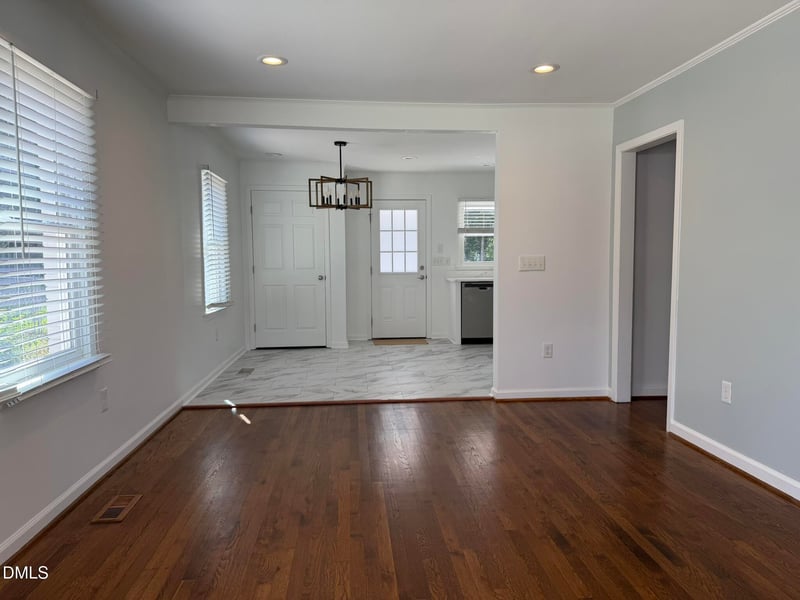 2736 Knowles St, Raleigh, NC 27603