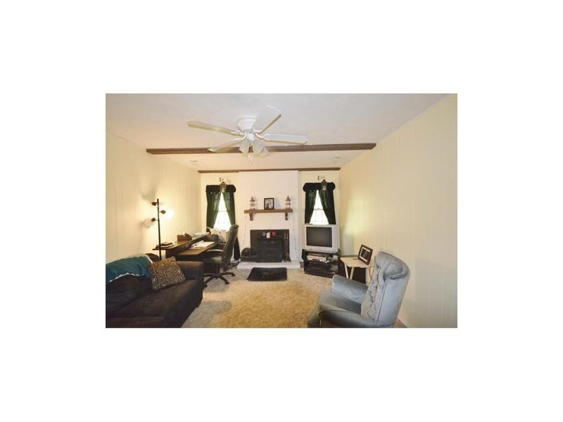 2736 Westchester Dr, Burlington, NC 27217