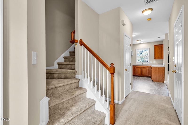 2737 Andover Glen Rd, Raleigh, NC 27604