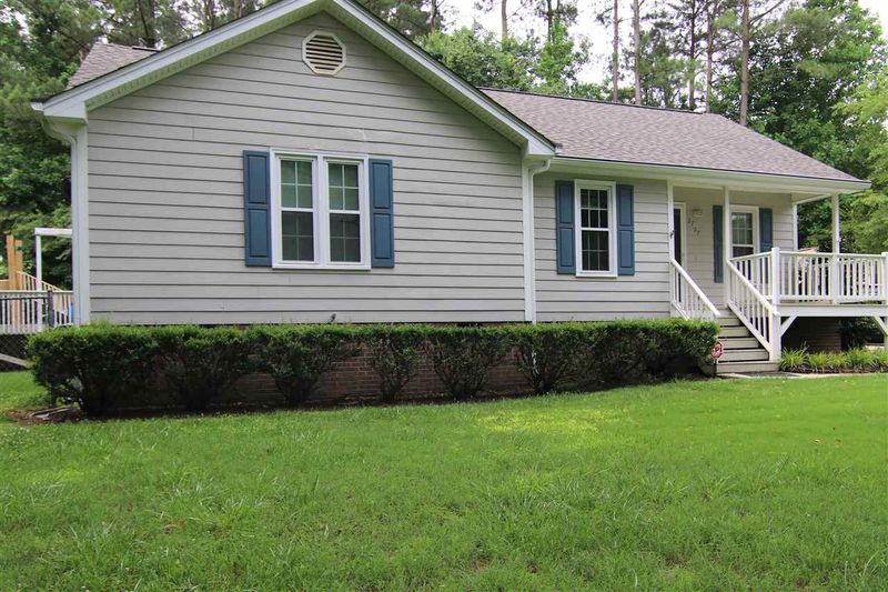 2737 Stageline Dr, Raleigh, NC 27603