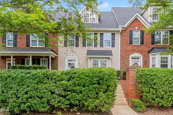 2738 Garden Knoll Ln, Raleigh, NC 27614