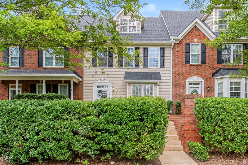 2738 Garden Knoll Ln, Raleigh, NC 27614