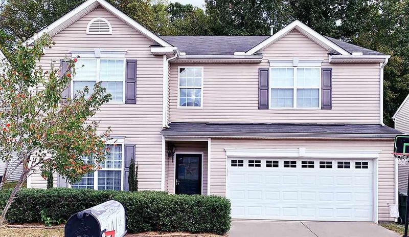 2738 Windchase Dr, Raleigh, NC 27610