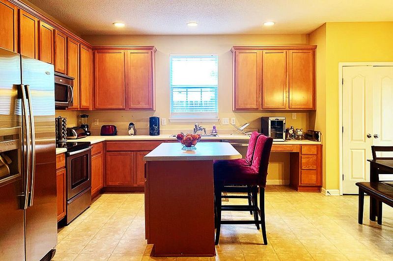 2738 Windchase Dr, Raleigh, NC 27610