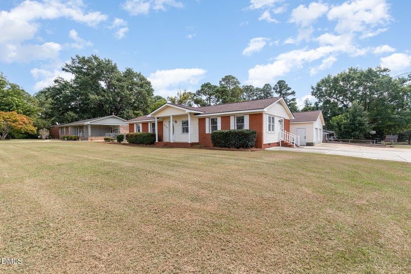 274 Erwin St, Coats, NC 27521