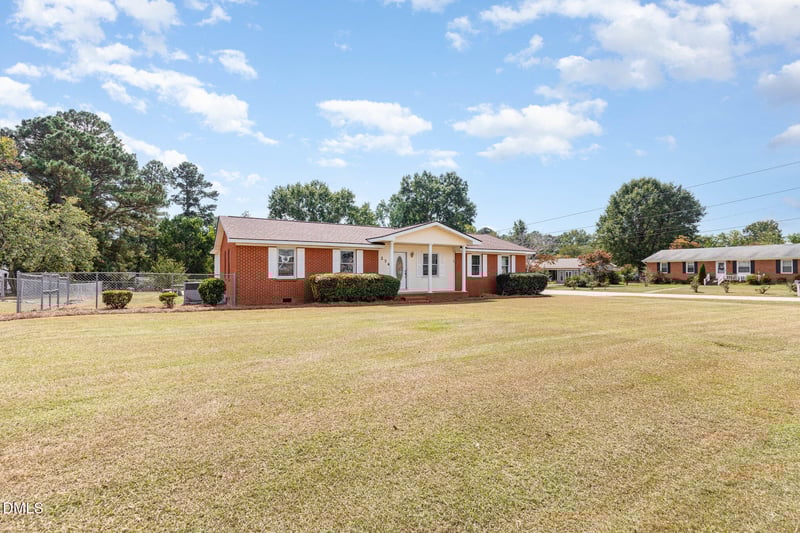 274 Erwin St, Coats, NC 27521