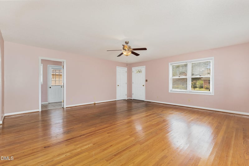 274 Erwin St, Coats, NC 27521