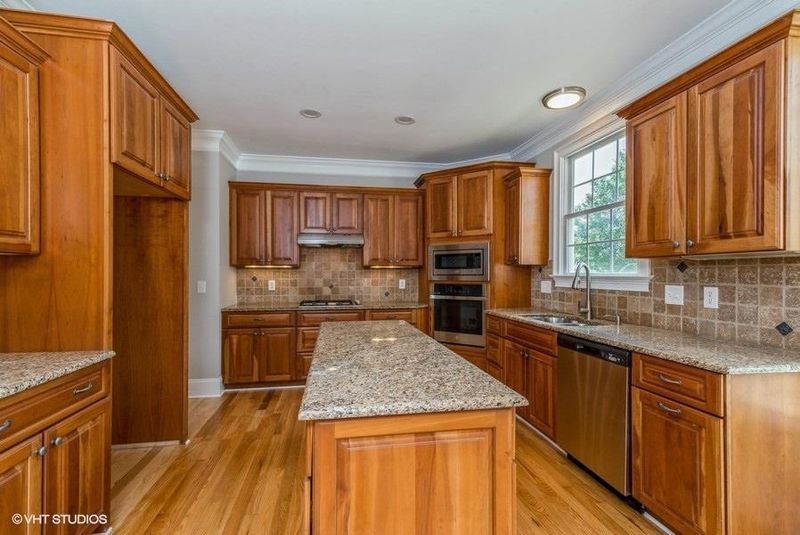 2740 Peachleaf St, Raleigh, NC 27614