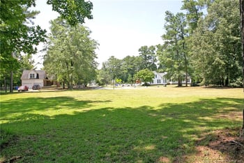 2740 Rivercliff Rd, Fayetteville, NC 28301