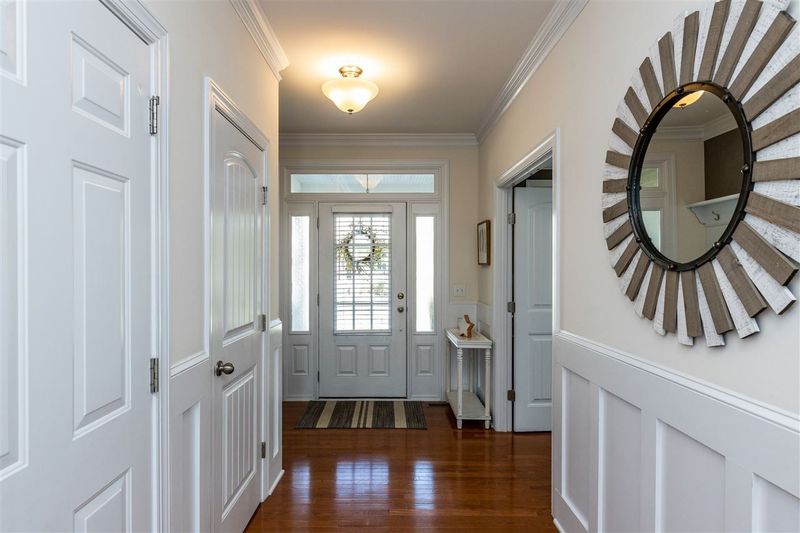 2740 Royal Forrest Dr, Raleigh, NC 27614