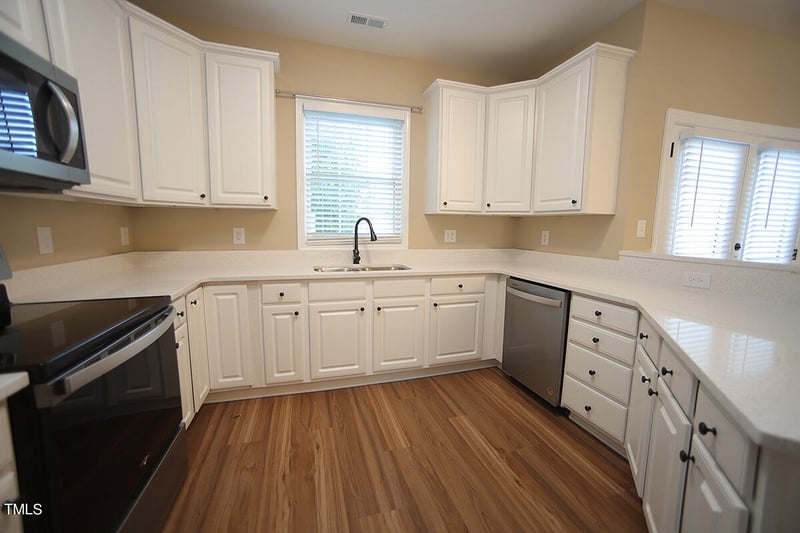 2742 Andover Glen Rd, Raleigh, NC 27604