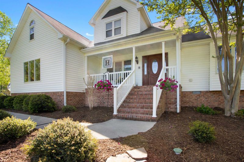 2742 Fuqua Ln, Burlington, NC 27217