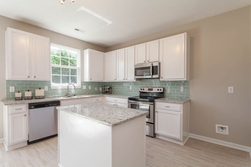 2743 Windchase Dr, Raleigh, NC 27610